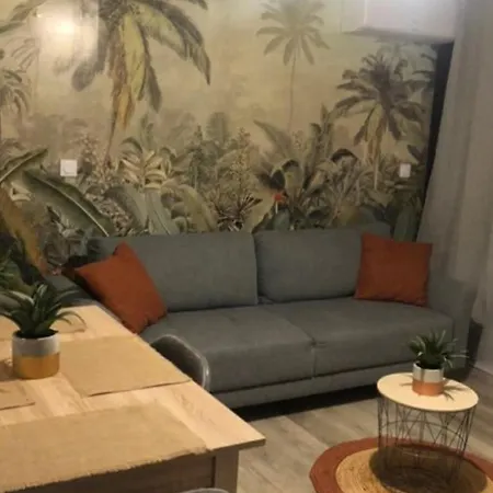 Apartment T2 Avec Grande Terrasse, Parking, Animaux Admis Et Piscine - Fr-1-195-94 *