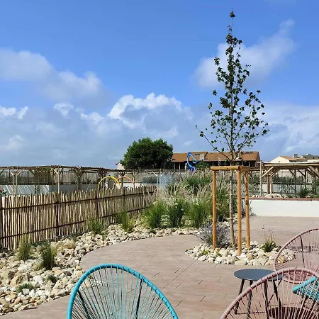 T2 Avec Grande Terrasse, Parking, Animaux Admis Et Piscine - Fr-1-195-94