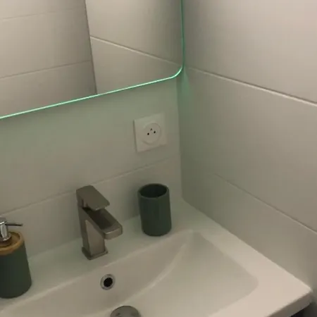 Apartmán T2 Avec Grande Terrasse, Parking, Animaux Admis Et Piscine - Fr-1-195-94 Le Barcarès